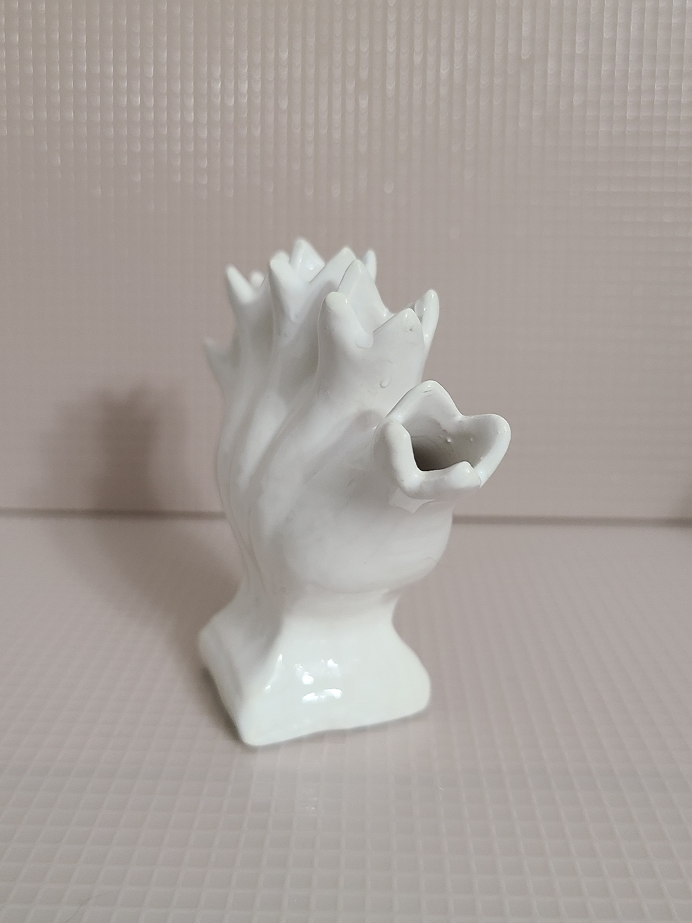 Mini Vintage ELPA ALCOBACA Portugal Five Finger Tulip White Flower Frog Bud Vase - Picture 2 of 6